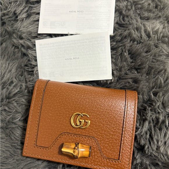 Gucci Brown Leather Wallet with Gold Logo - Picture 2 of 16